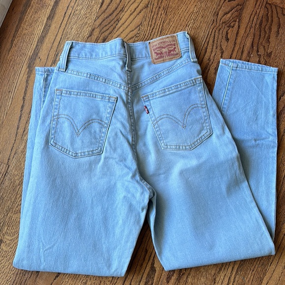Levi’s light wash tapered Levi’s - Picture 4 of 7